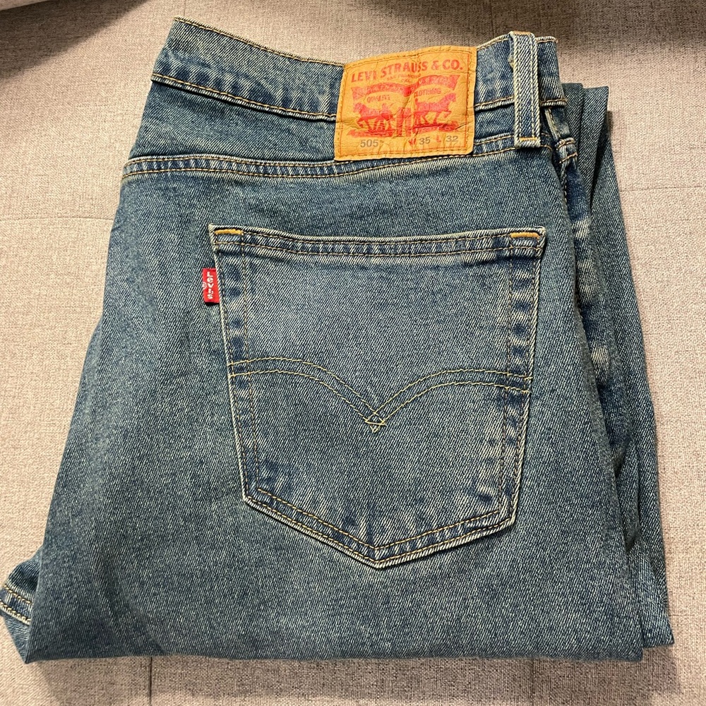 New Levi’s 505 men straight jeans W35 L32